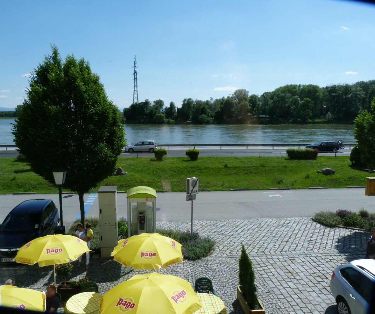 Hotel-Restaurant Zum Donaueck Mauthausen Bagian luar foto